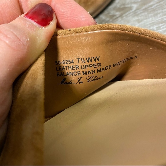 Bella Vita | Fable Quarterstrap Sandals In Biscuit Suede Size 7.5 WIDE NEW - Picture 8 of 9